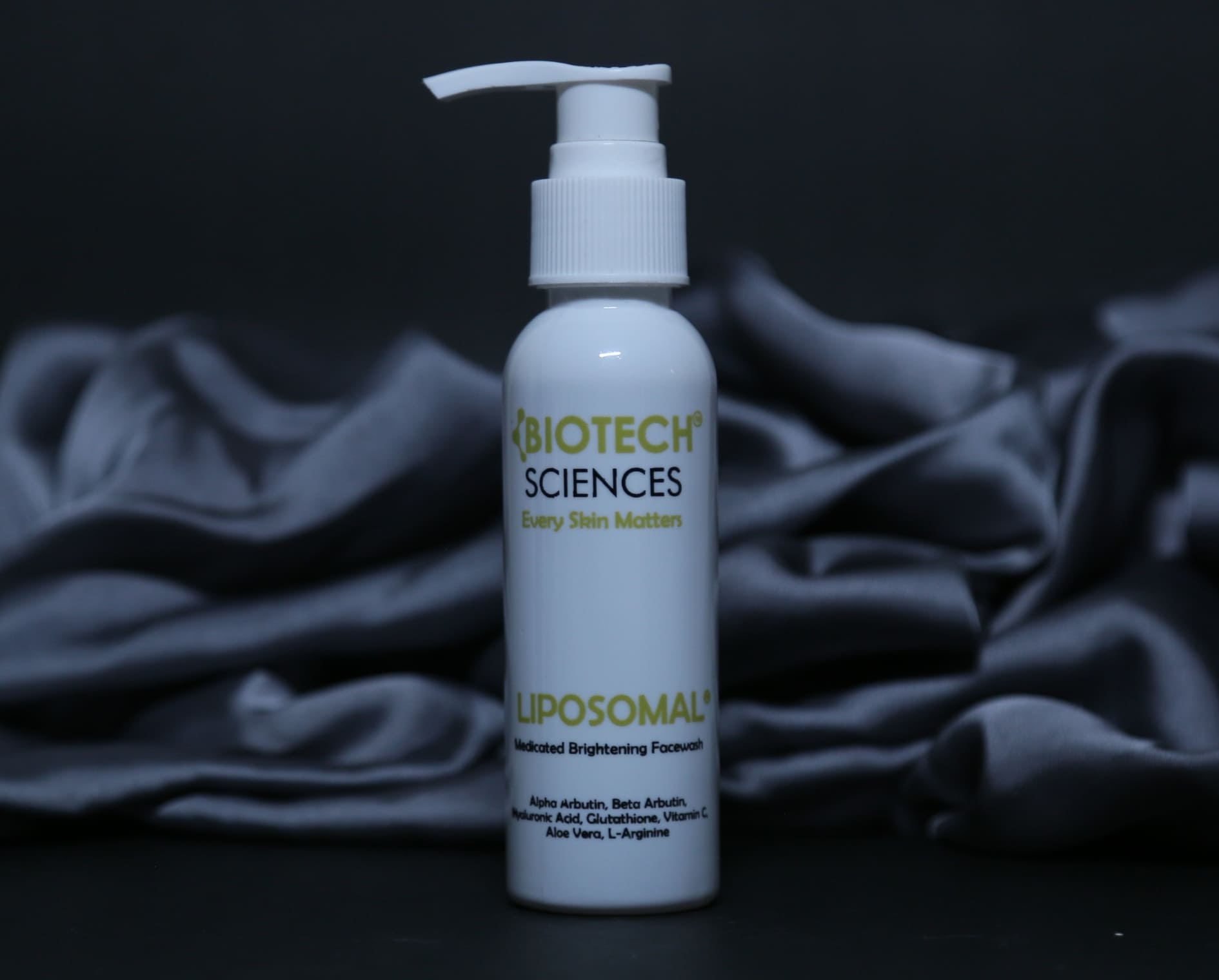 7 (1) LIPOSOMAL Brightening Face wash